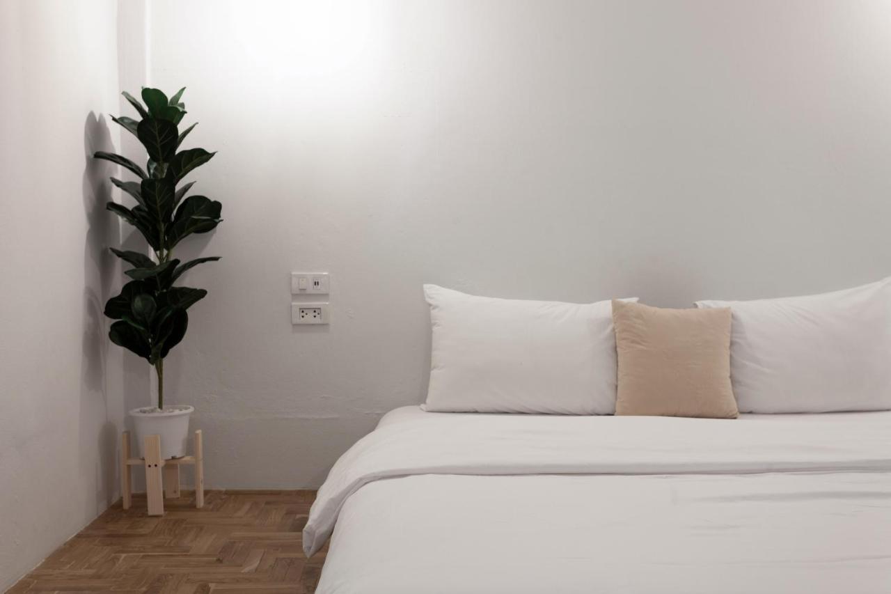 Paper Plane Cnx Bed and Breakfast Chiang Mai Buitenkant foto