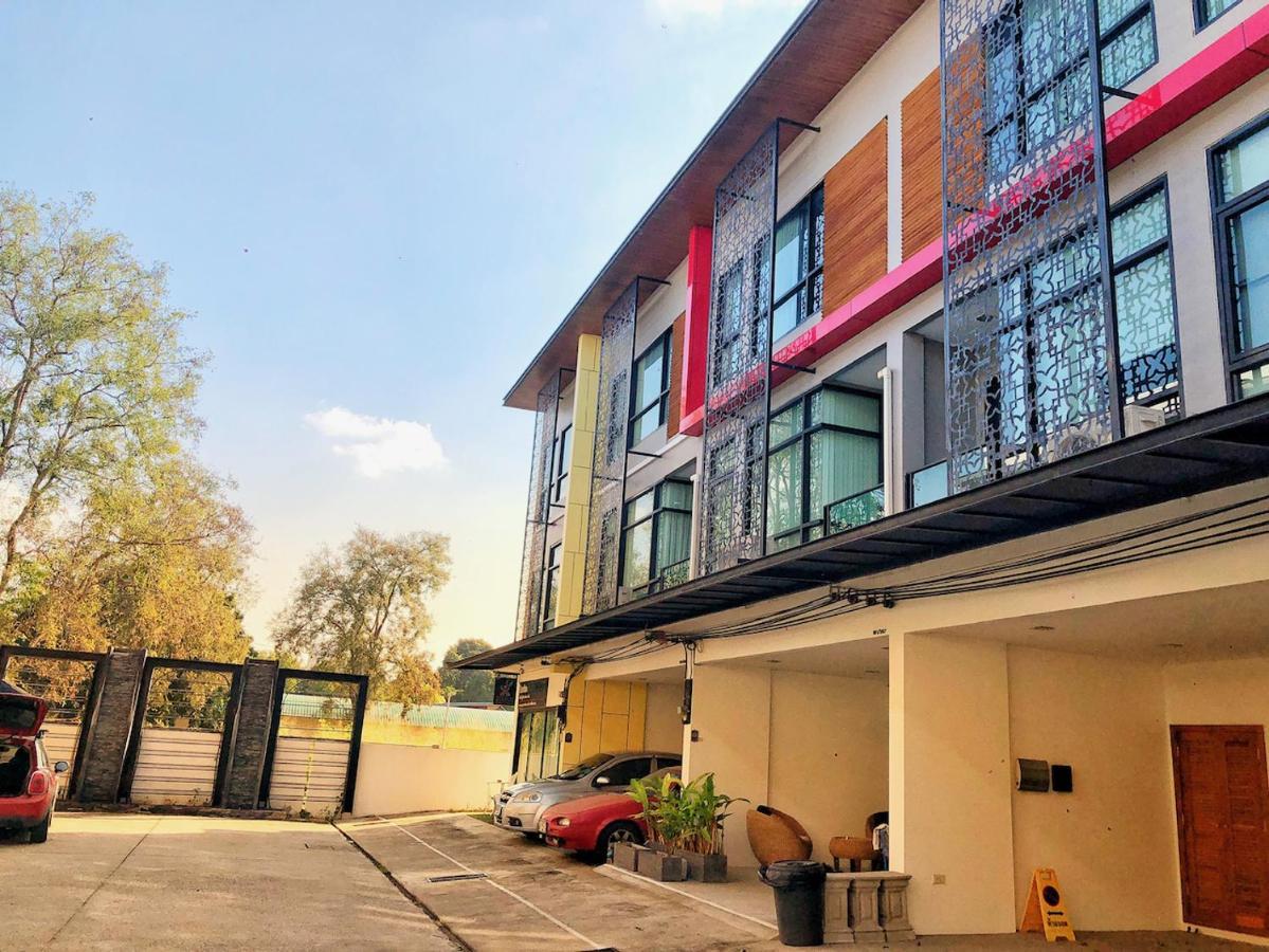 Paper Plane Cnx Bed and Breakfast Chiang Mai Buitenkant foto
